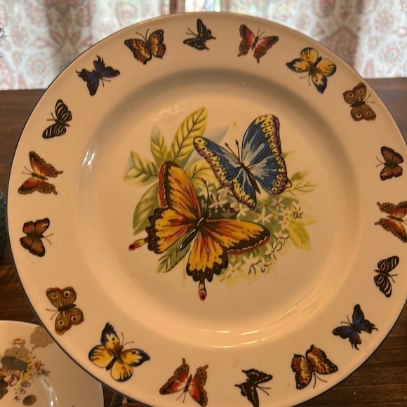 Beautiful butterflies plate - Picture 1 of 3